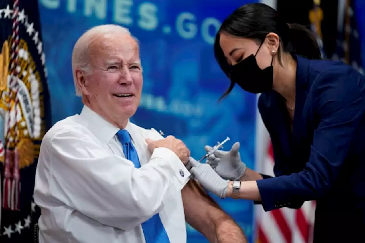 Biden gets updated COVID-19 booster shot, promotes vaccine