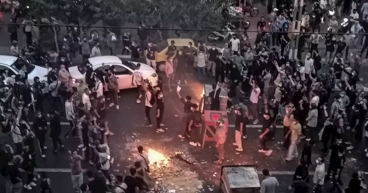 Manifestations en Iran : «C’est un mouvement féministe et c’est la première fois» dans l’histoire du pays