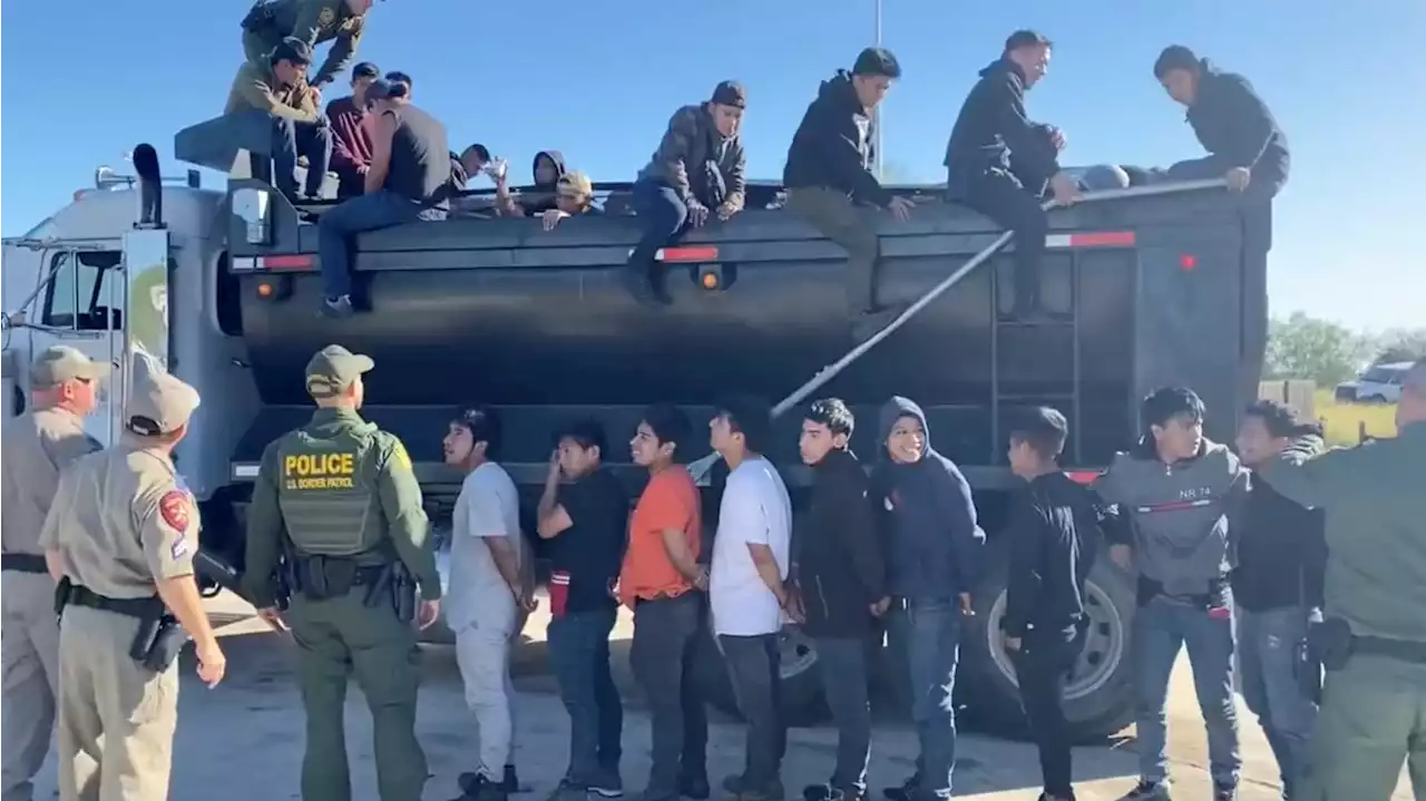 60 Migrants Pulled Out of Dump Truck by Texas Cops in Alleged Smuggling Operation