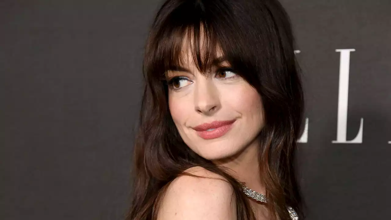 Ein Pony wie Anne Hathaway: So wird die Trendfrisur geschnitten und gestylt