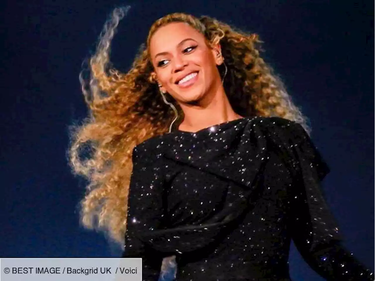 Beyoncé : cette surprise d'une valeur de 20 000 dollars pour annoncer sa grande tournée 2023 ! - Voici