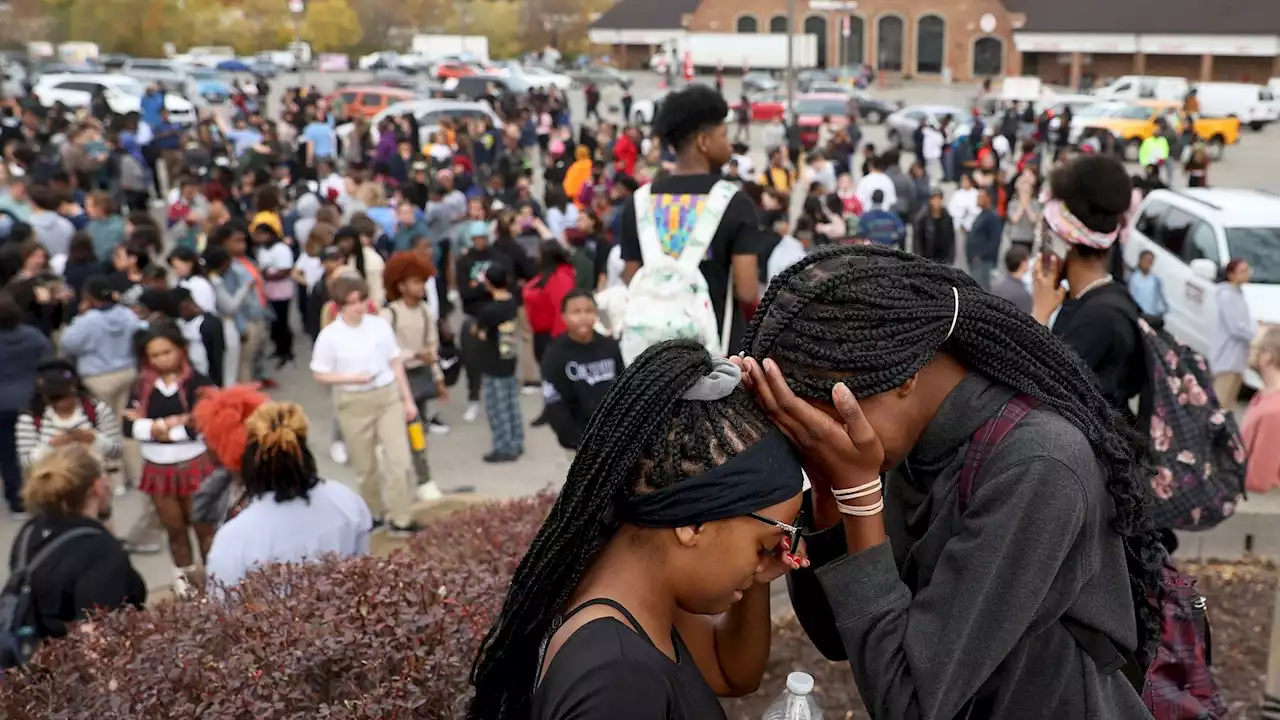 St. Louis School Gunman Had AR-15-Style Weapon, 600 Rounds of Ammo