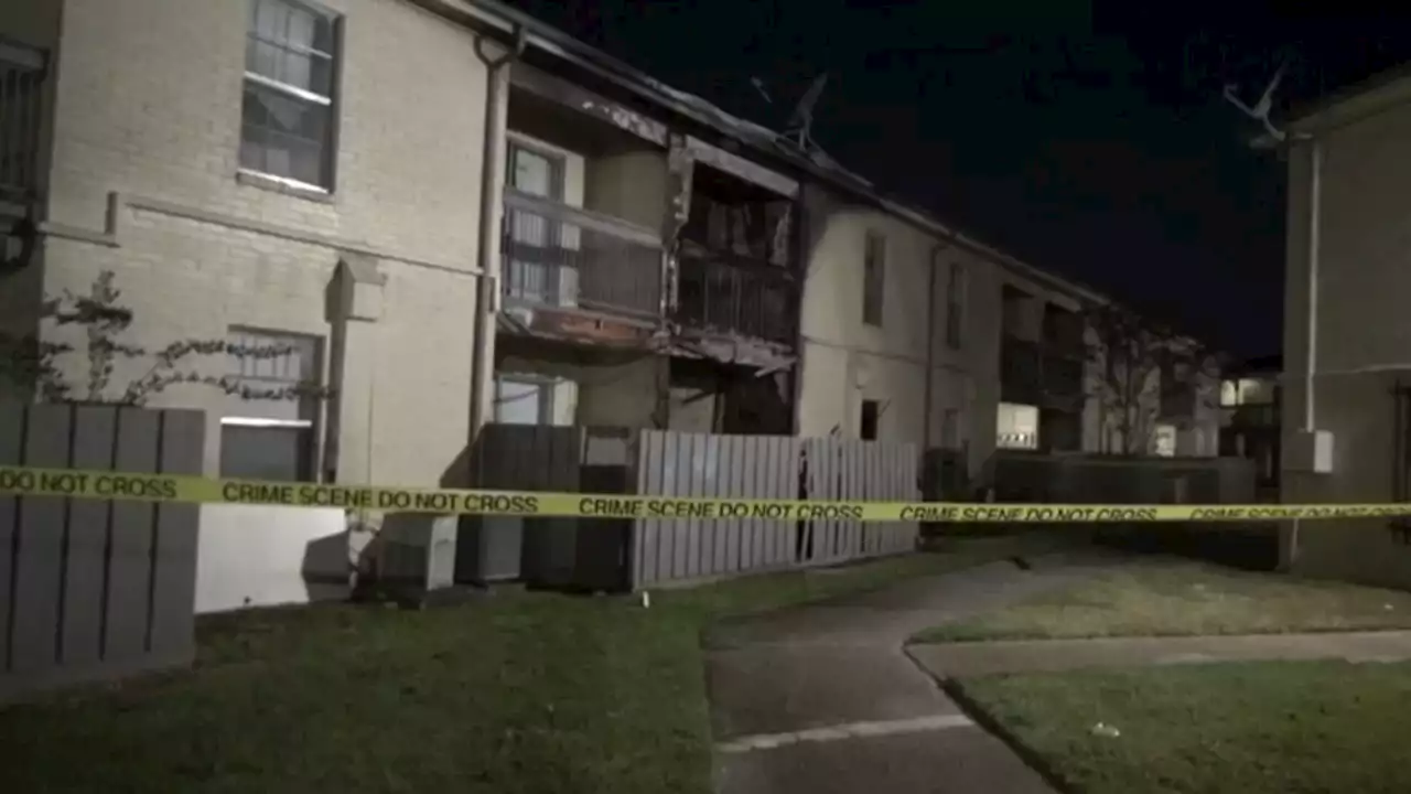 Woman found dead after fire breaks out at Oaks of Baytown apartment, fire department says