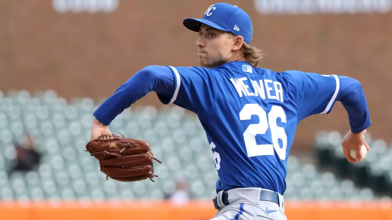 Mariners claim RHP Luke Weaver off waivers from Royals