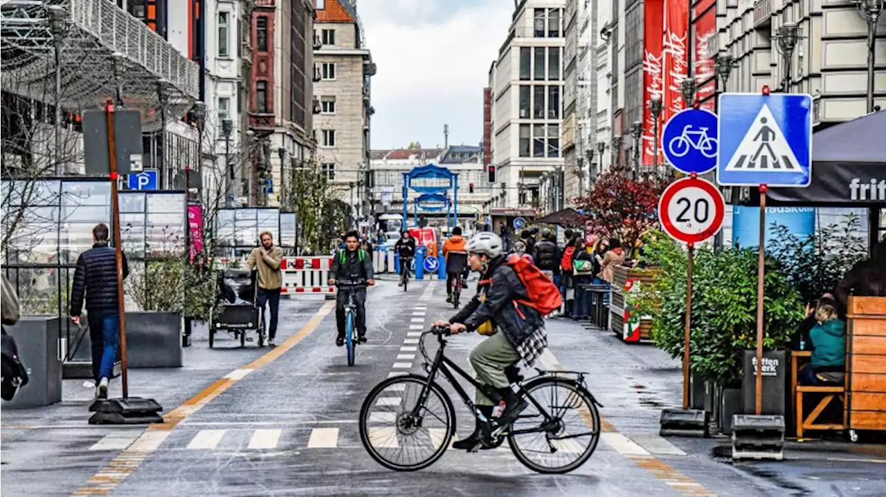 Warum die Friedrichstraße trotz Sperrung für Autos floppt