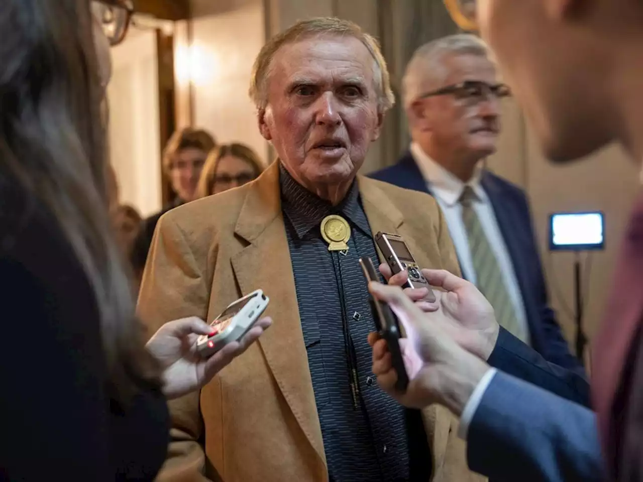 Convicted killer Colin Thatcher attends Saskatchewan throne speech after invitation from MLA