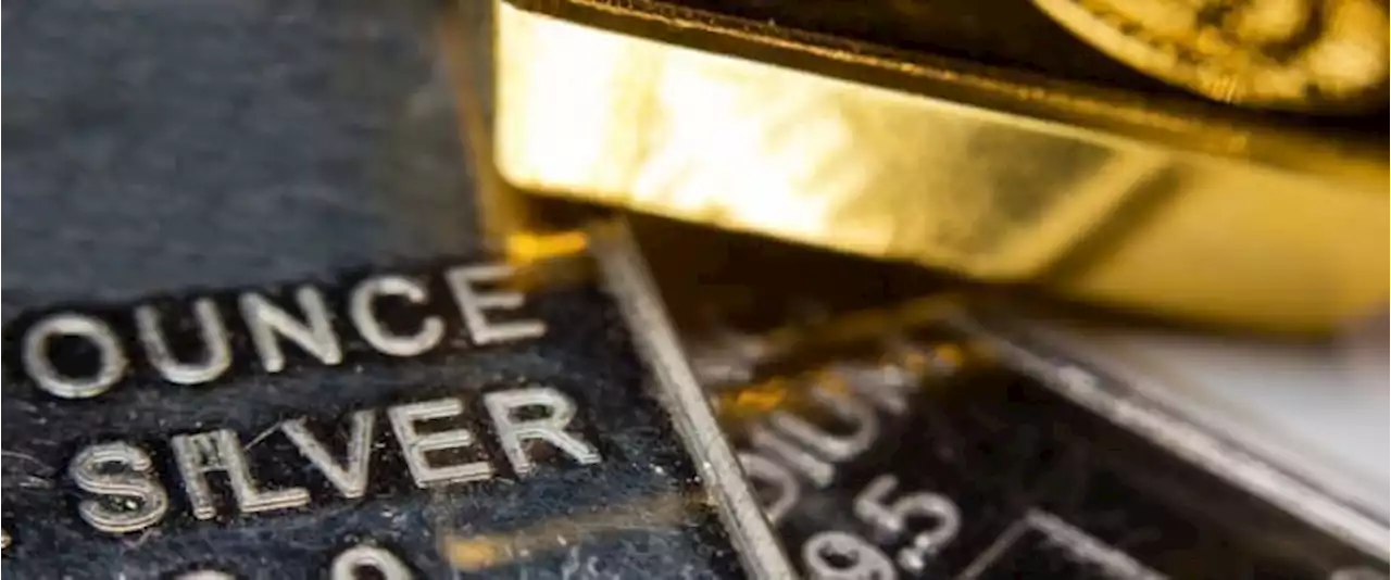 Gold And Silver Inch Higher On Hopes That The Fed Will Slow Hikes | OilPrice.com