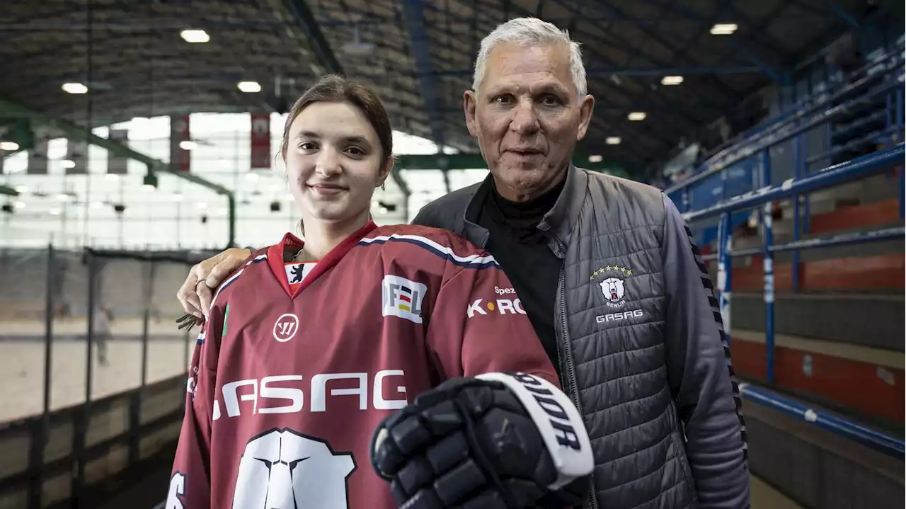 Enkelin von Peter John Lee : Bei den Eisbären Berlin tritt Julie Lee in große Fußstapfen