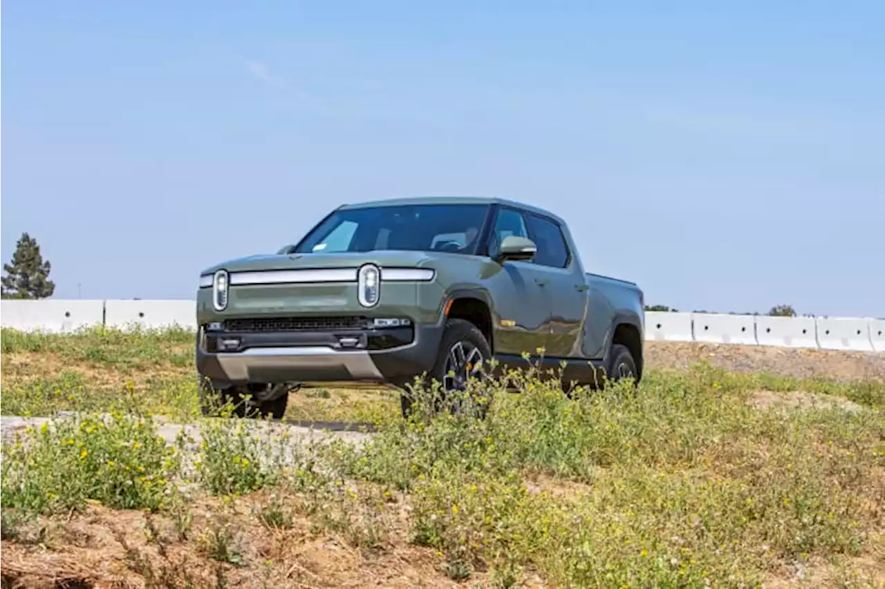 Edmunds: Ford Lightning vs Rivian R1T