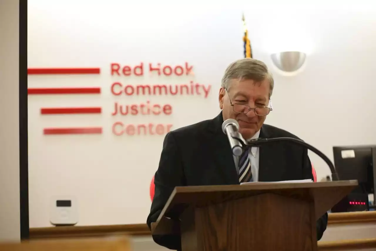 After two decades of courtroom innovation, Judge Alex M. Calabrese retires from Red Hook Community Justice Center • Brooklyn Paper