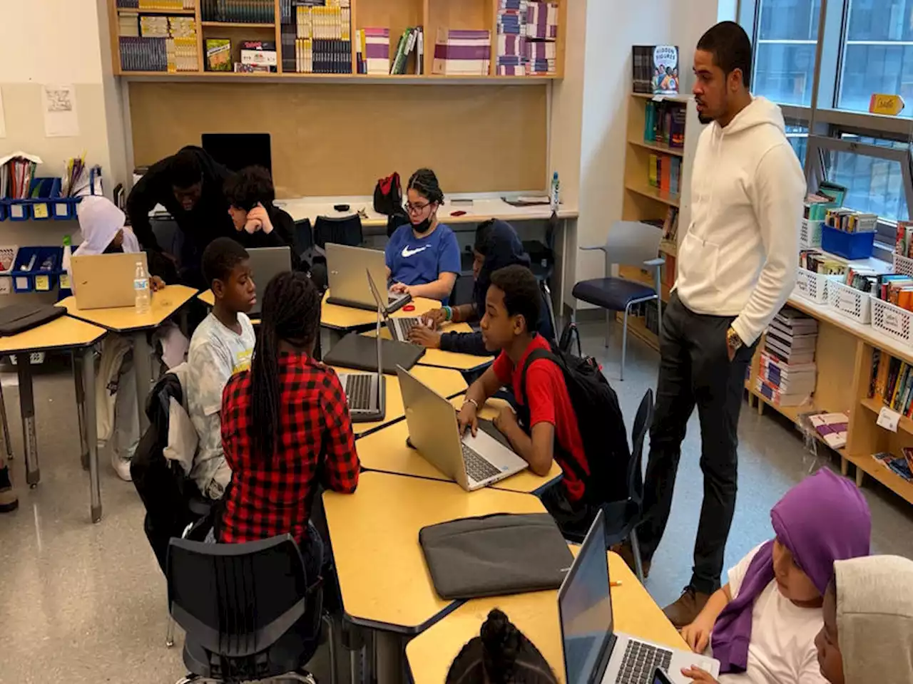 Hood Code offers computer skills to kids in public housing