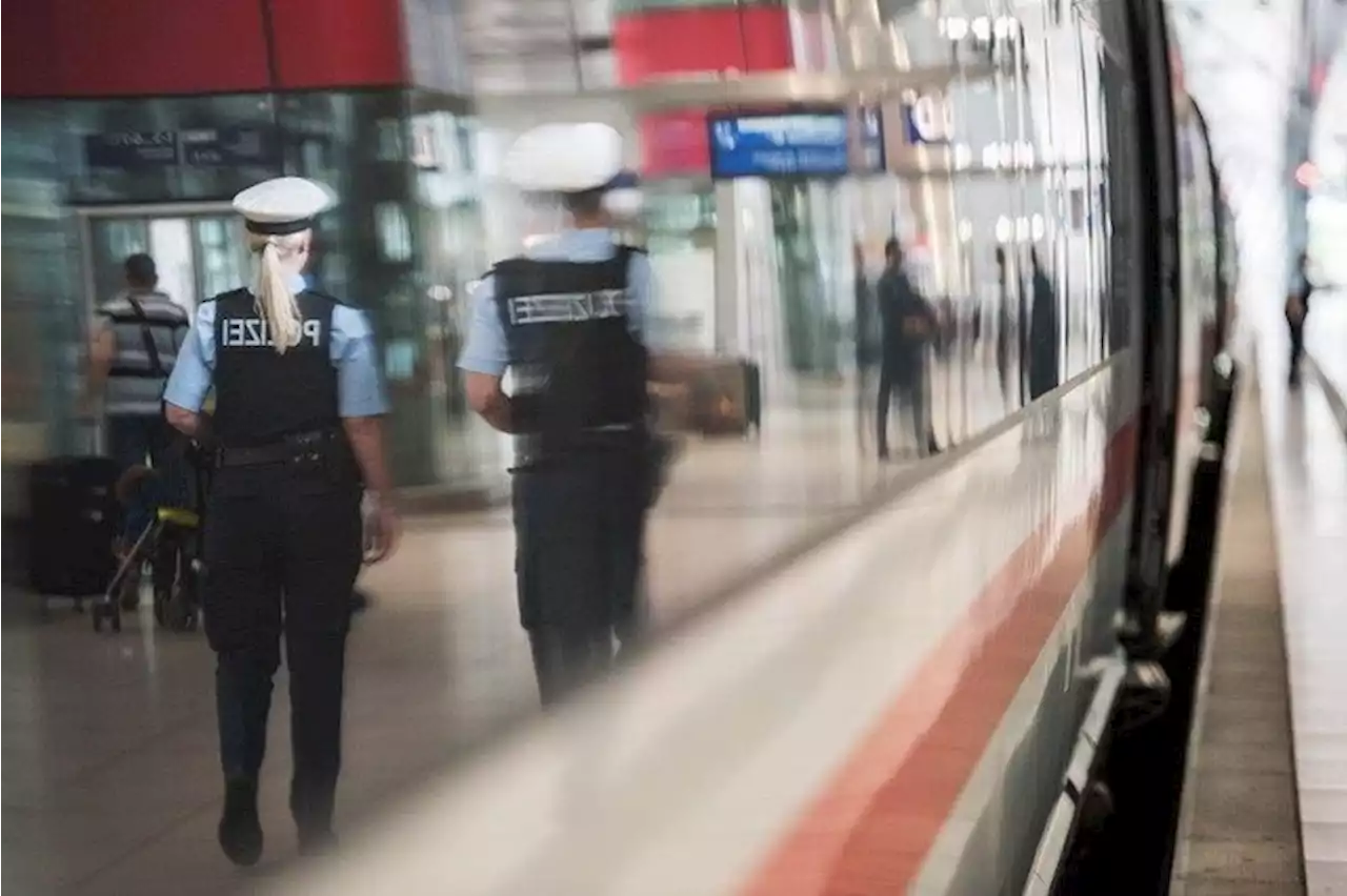 Bundespolizei-Einsatz am ICE im Bahnhof Fulda - Mann droht Frau mit Messerattacke