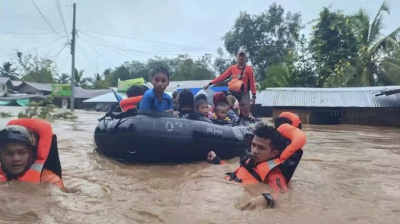 At least 31 dead in floods, landslides in south Philippines