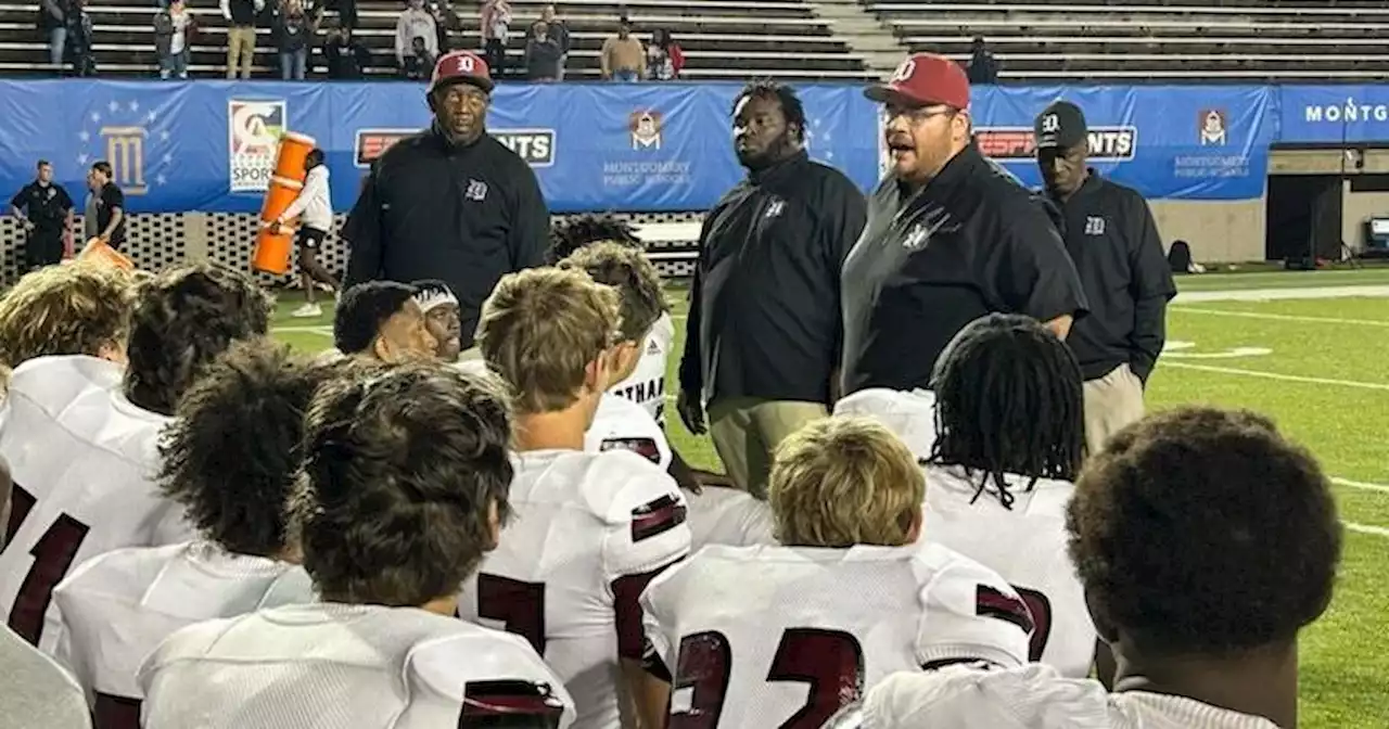 Dothan Wolves put distractions aside during 41-12 road win against Jeff Davis