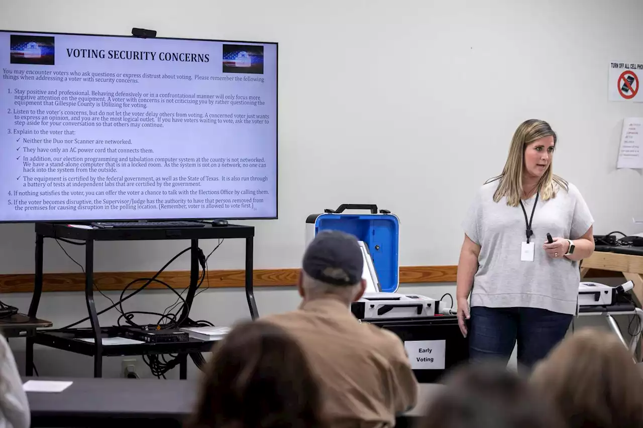 ‘Everything we can to help her’: After elections department quits, volunteers rally around Gillespie County clerk