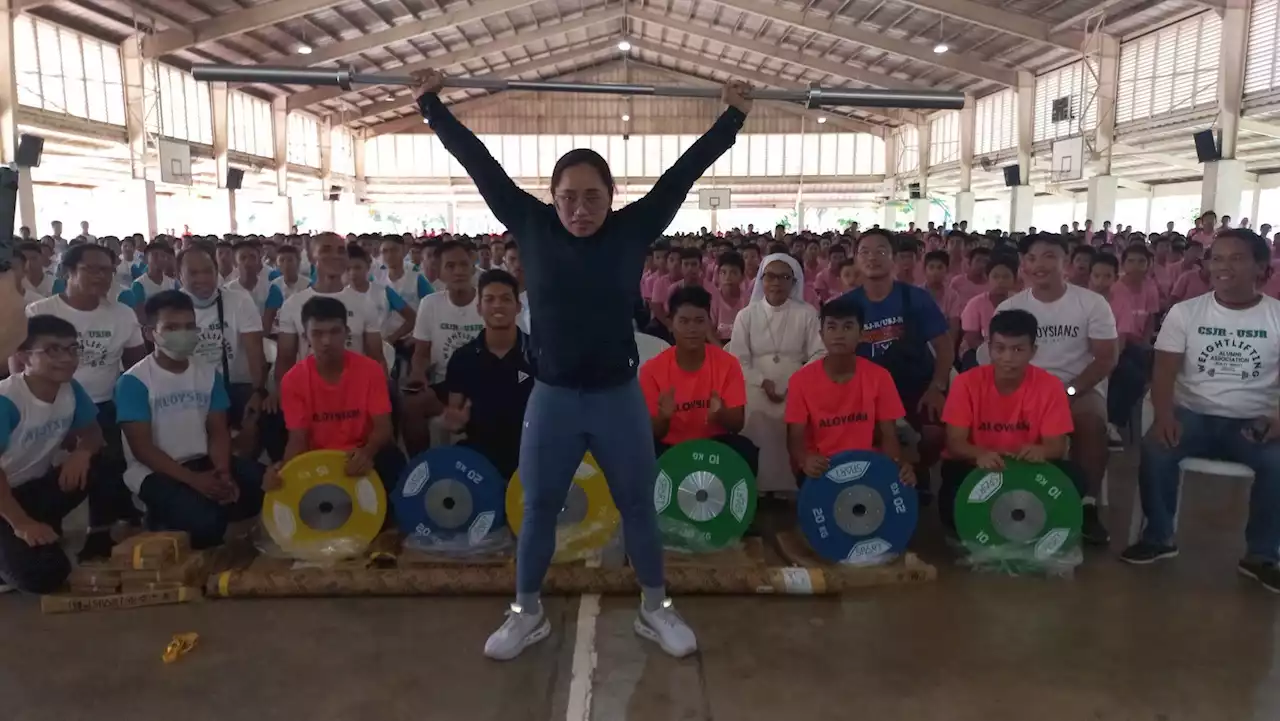 Diaz-Naranjo completes weightlifting equipment donation in Cebu