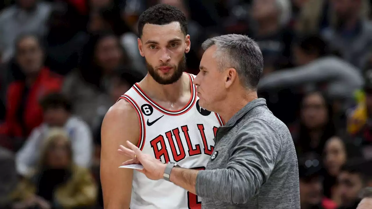 Bulls' Zach LaVine Questionable Vs. Spurs With Knee Injury Management