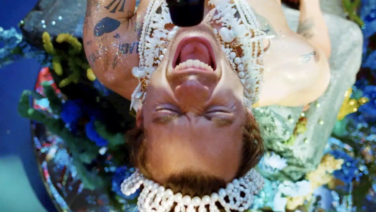 Harry Styles’s Merman Makeover Has Twitter Reeling