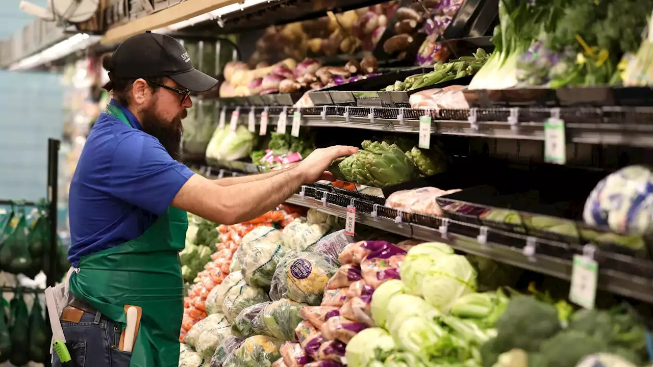 New Sprouts grocery store is open on Tucson's southwest side