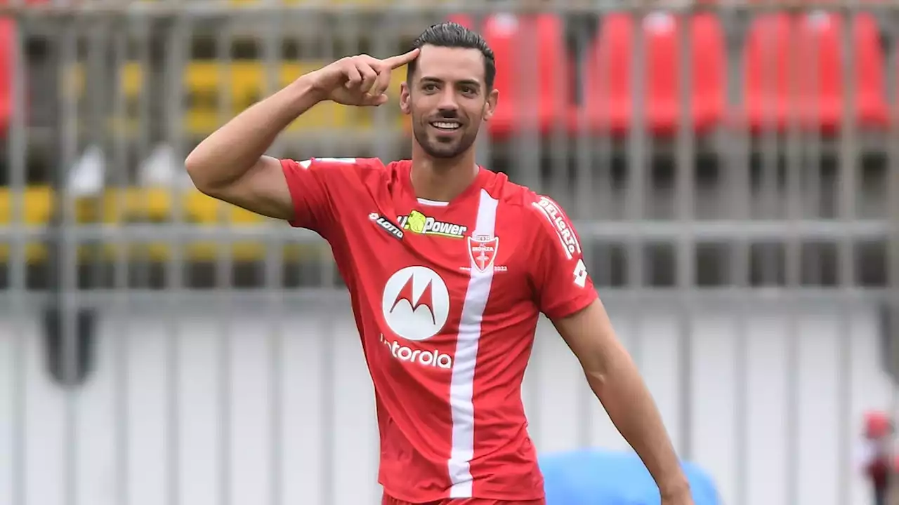 Spanish soccer player Pablo Mari among five stabbed Thursday in attack in Italy