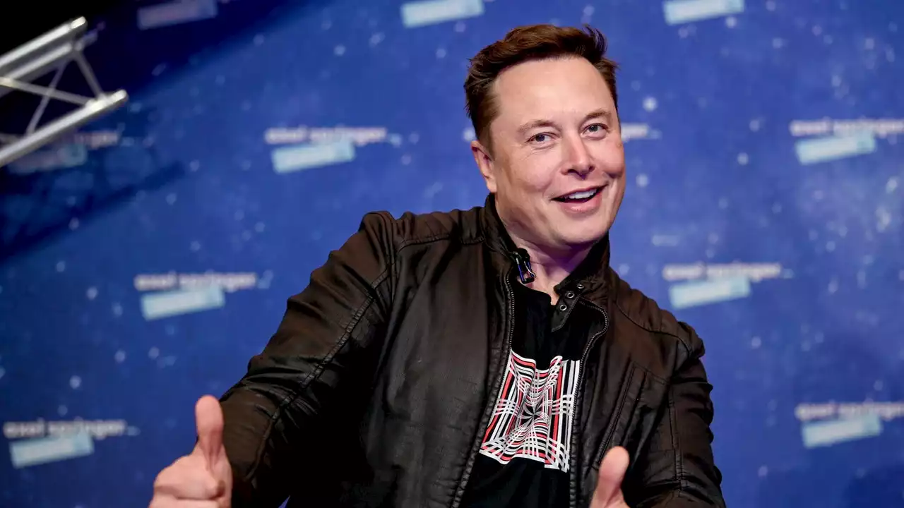 Elon Musk Wants You to Put Him in the Same Category as Nelson Mandela and Gandhi