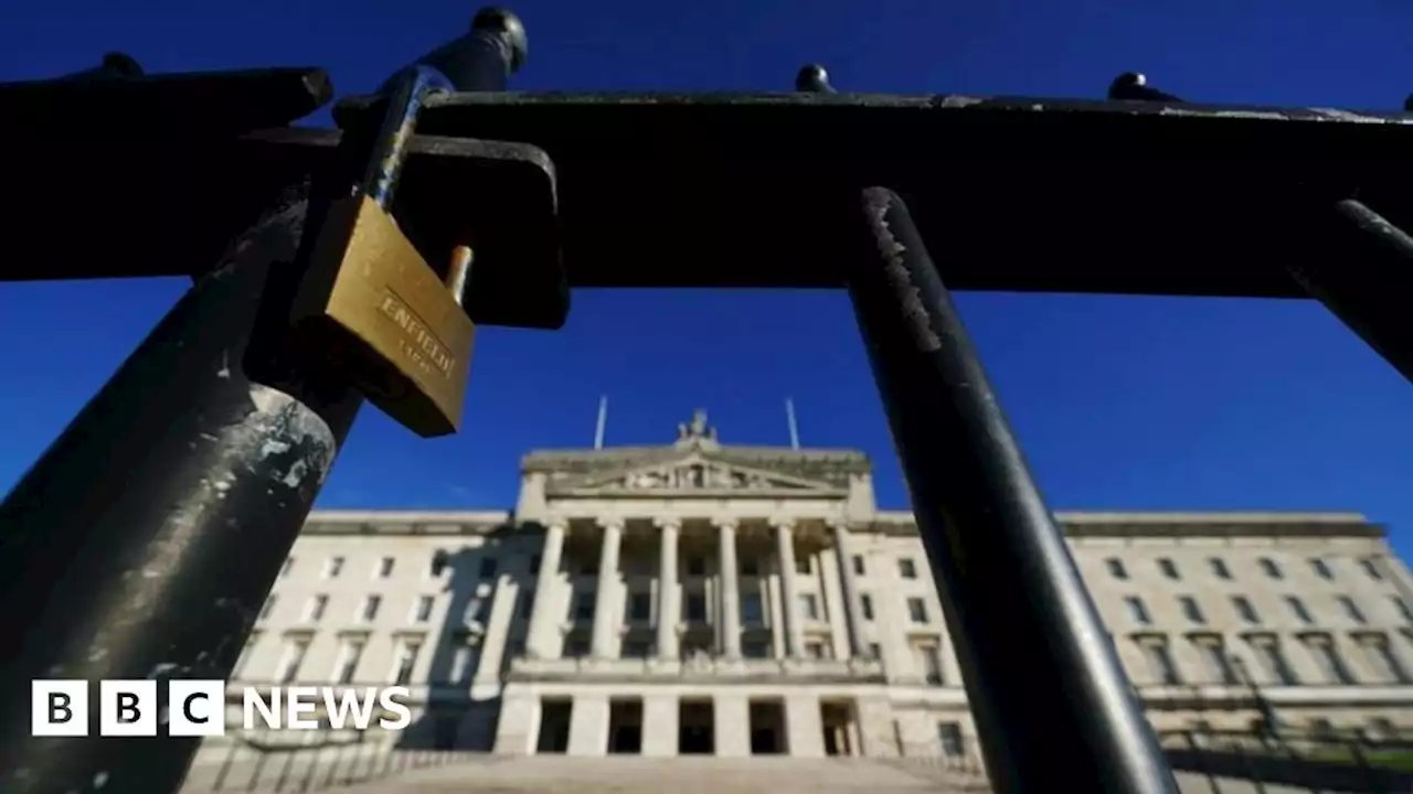 NI election: Sinn Féin says talks to be held on Tuesday