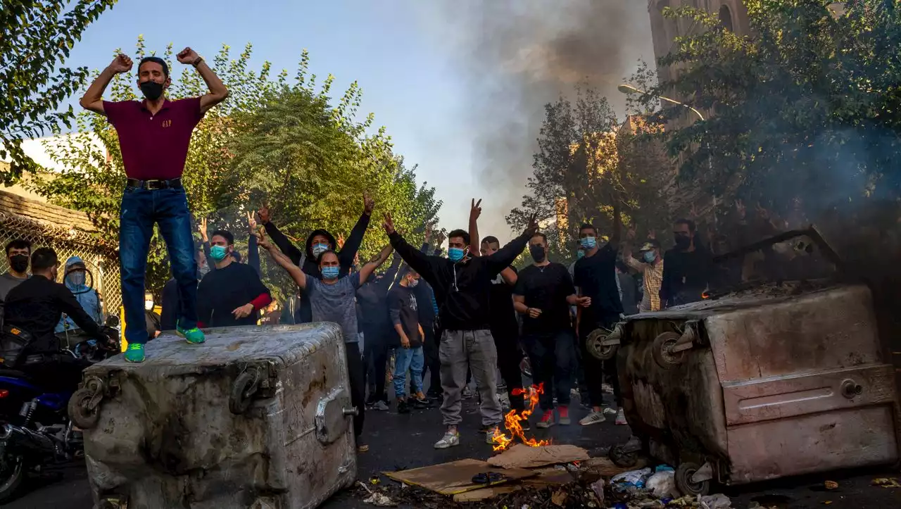 Iran: Revolutionsgarde droht den Demonstranten und verlangt Ende der Proteste