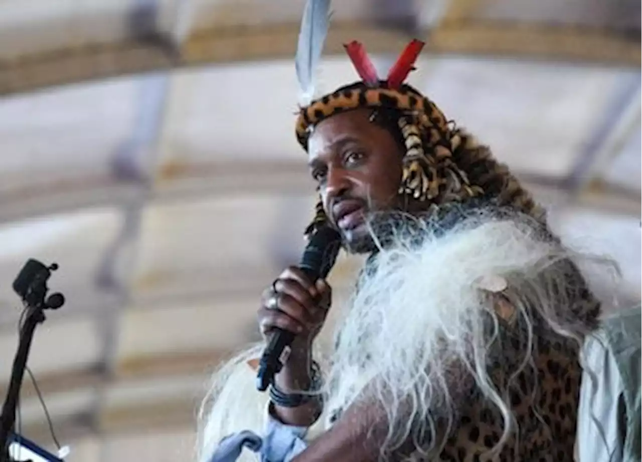 Scores descend on Durban for Zulu King's certificate handover