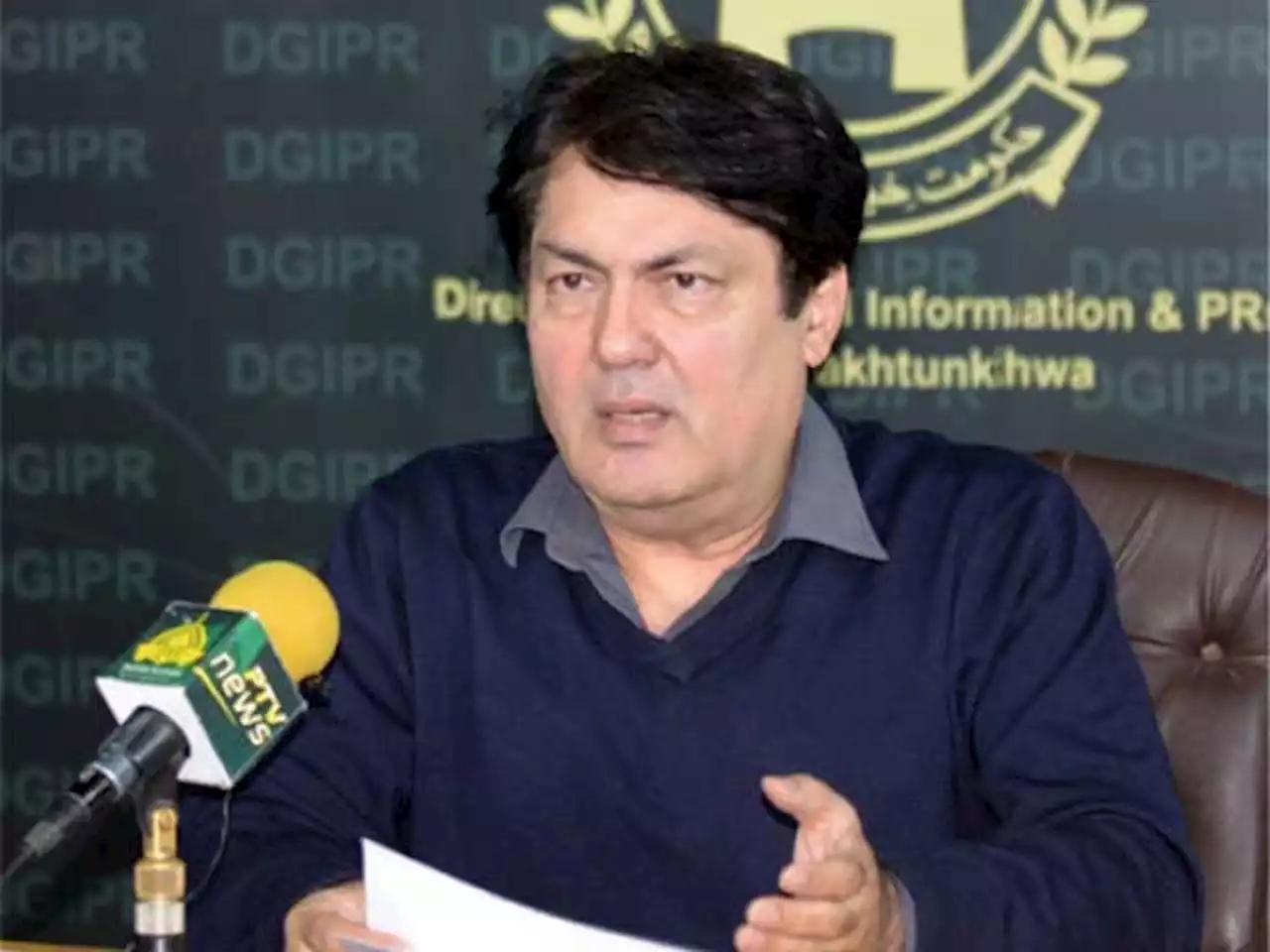 علی امین گنڈا پور آڈیو میں لائسنس یافتہ اسلحے کی بات کررہے ہیں، بیرسٹر سیف - ایکسپریس اردو