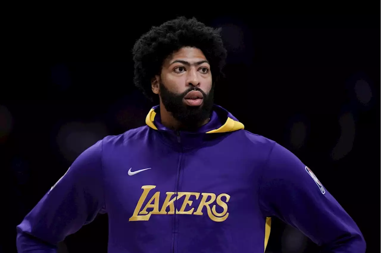 Lakers’ Anthony Davis sits out with lower back soreness