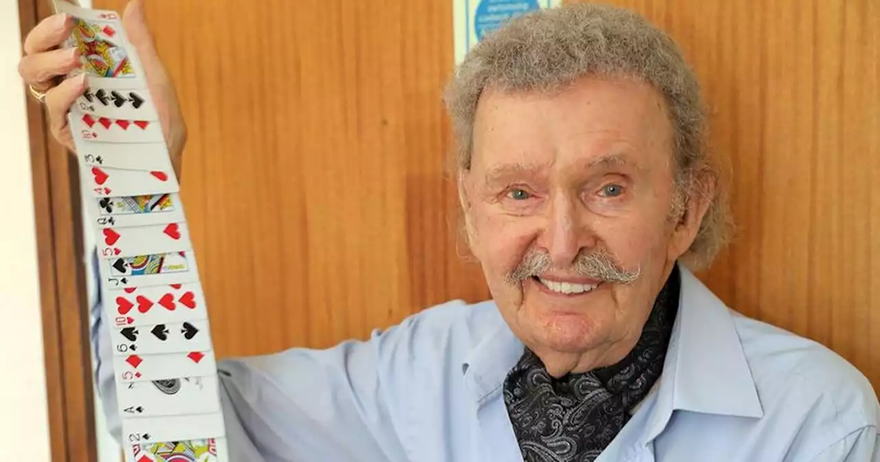 World's oldest magician who cut his teeth in Blackpool dies aged 100