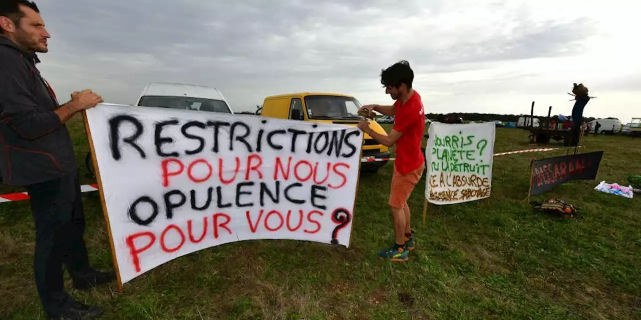 Deux-Sèvres : des manifestants « antibassines » forcent les grilles du chantier d’une réserve d’eau