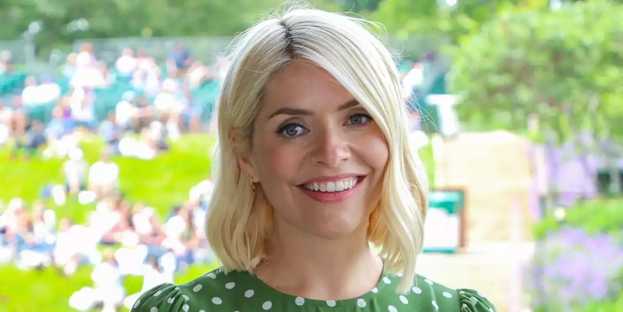 Holly Willoughby's make-up artist shares every product she uses