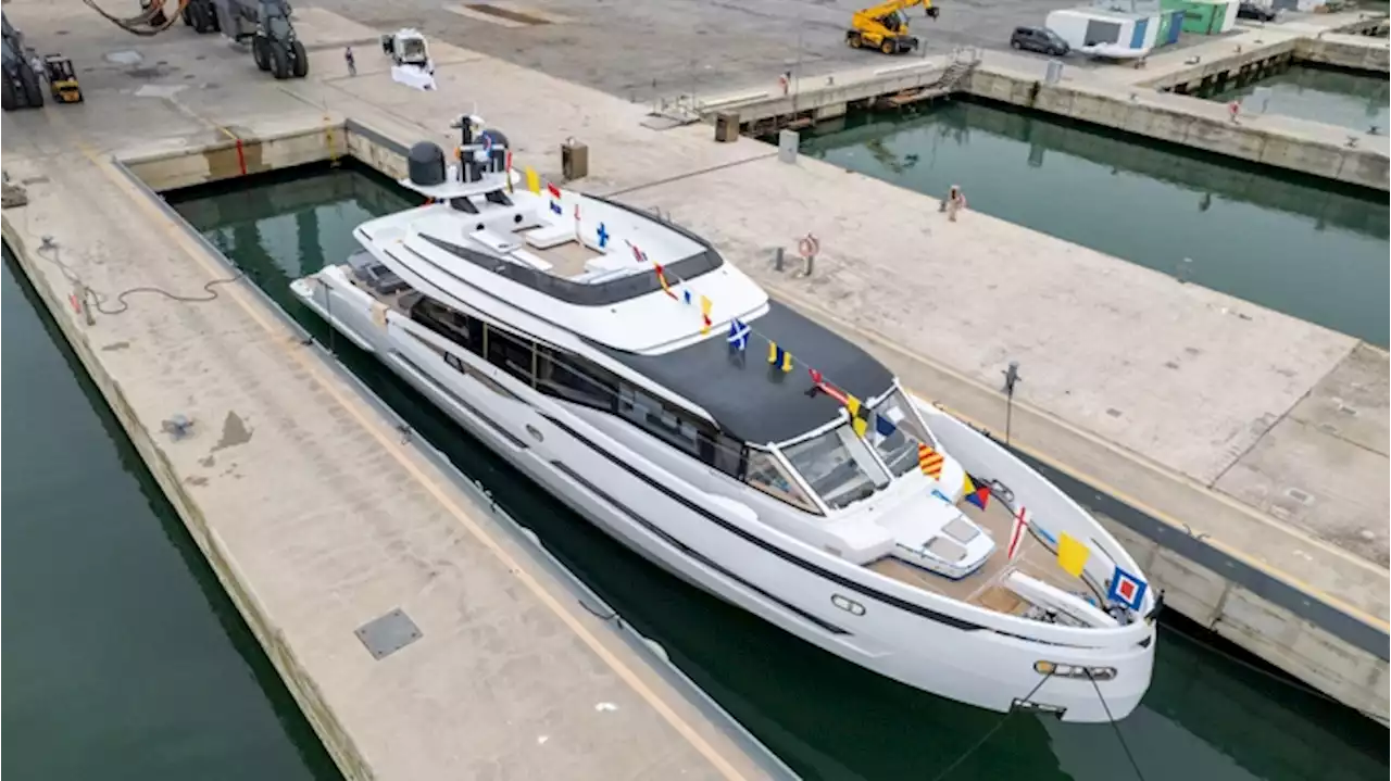 Watch: Extra’s Speedy New 99-Foot Yacht Just Hit the Water in Italy