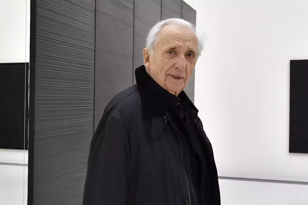 Mort de Pierre Soulages : un hommage national sera rendu au peintre mercredi au Louvre