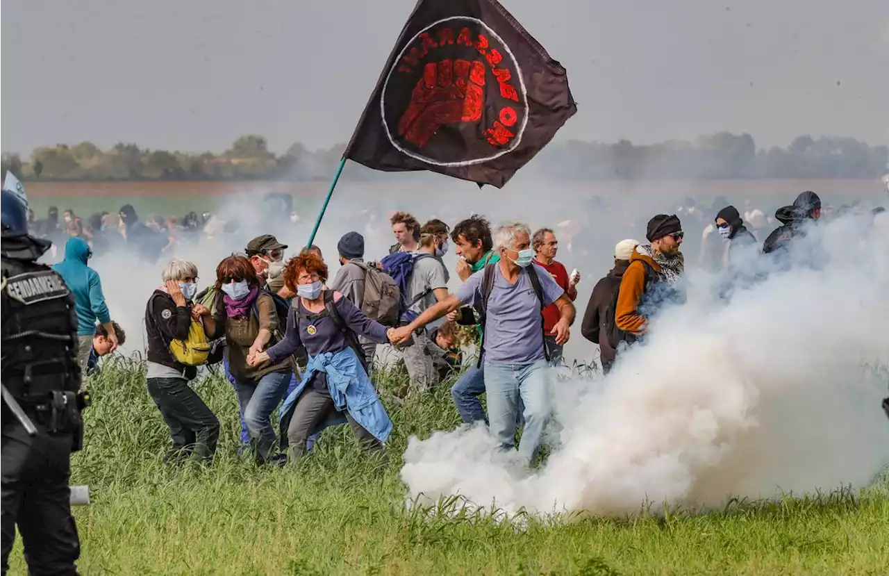 Manifestation anti-bassines dans les Deux-Sèvres : la journée en images