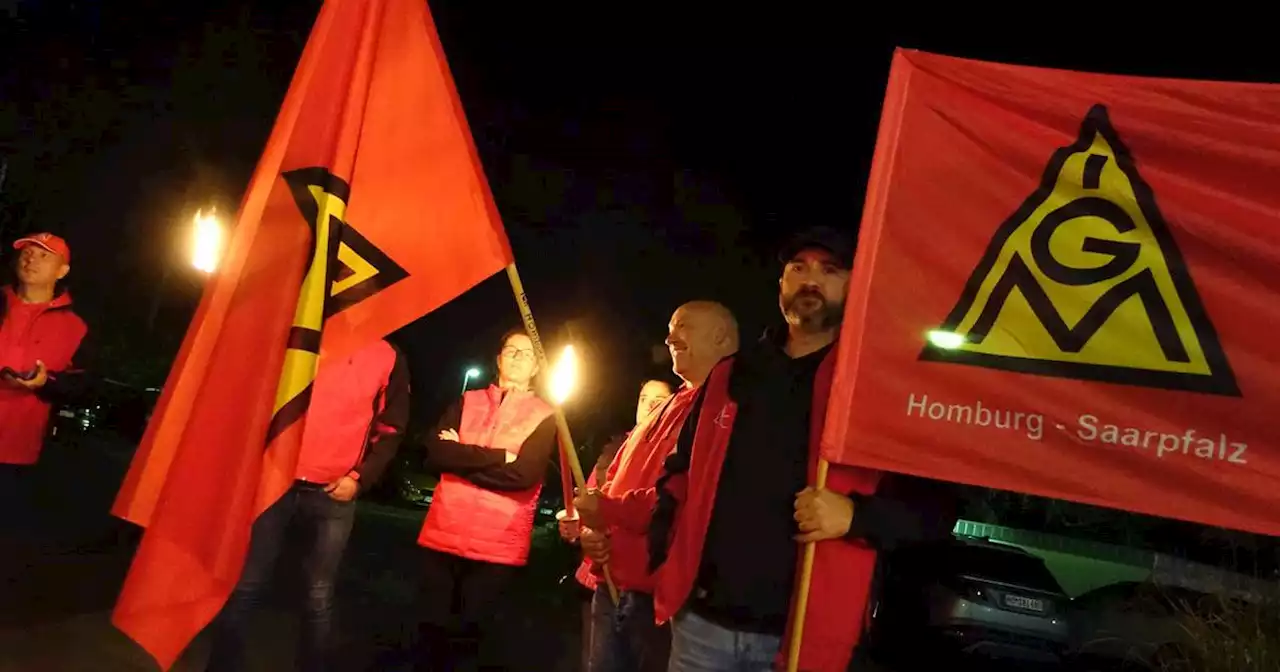 Tarifverhandlungen vorerst gescheitert: Warnstreik der IG Metall im Saarland: Mitarbeiter bei Casar Drahtseilwerk legen Arbeit nieder (mit Bildergalerie)