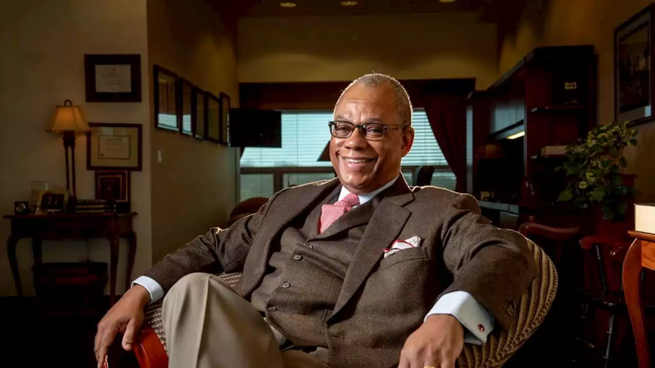 ‘Irreplaceable’ Harlem Leader Rev. Calvin Butts Dead at 73