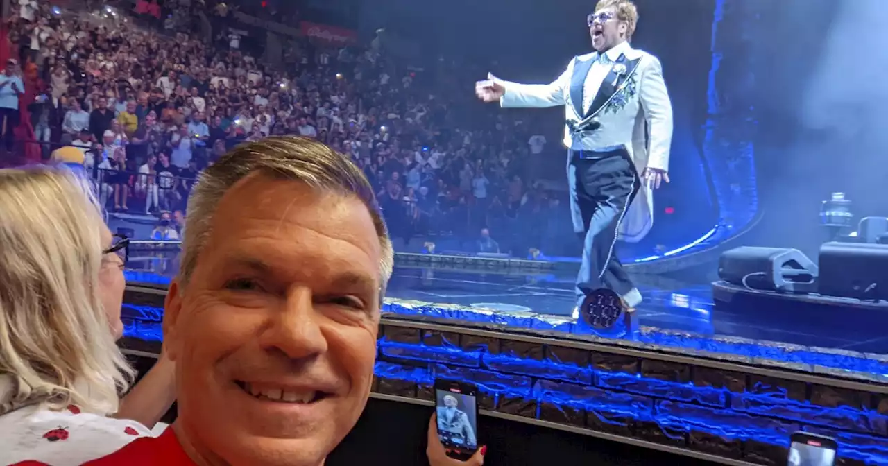 Fort Myers man promotes organ donation from the second row of Elton John concert despite hurricane