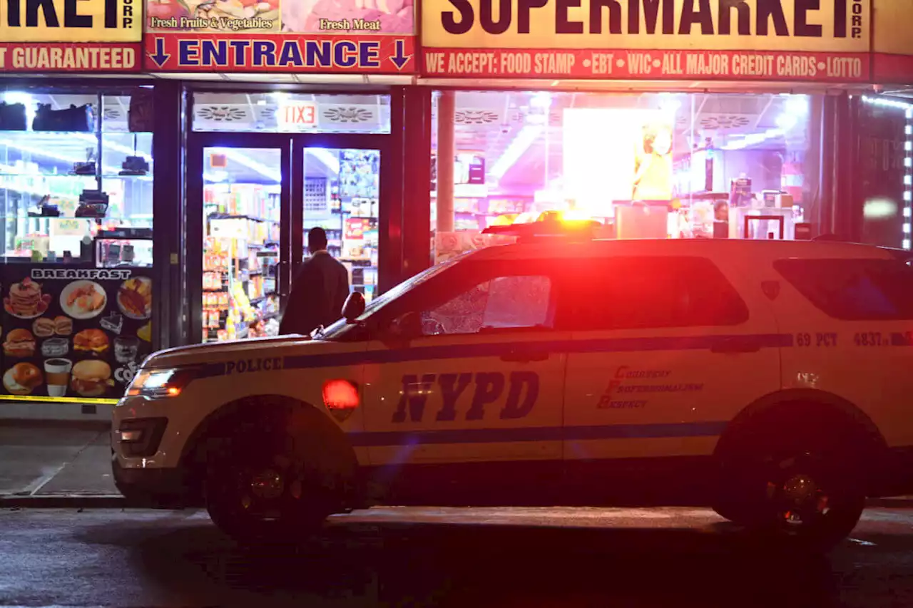 Brooklyn grocery store shooting leaves two people injured, suspect still at large | amNewYork