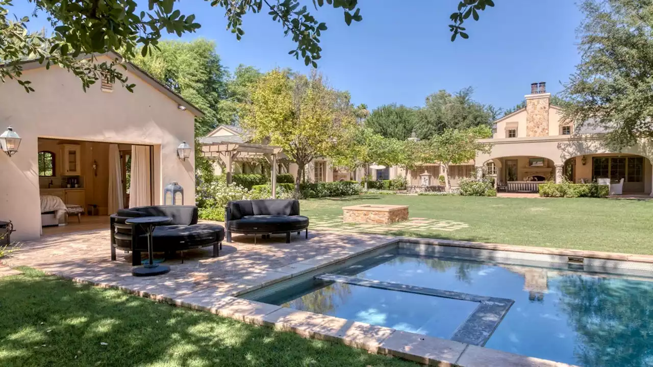 A 9,100-square-foot Paradise Valley mansion sells for $7.5M cash