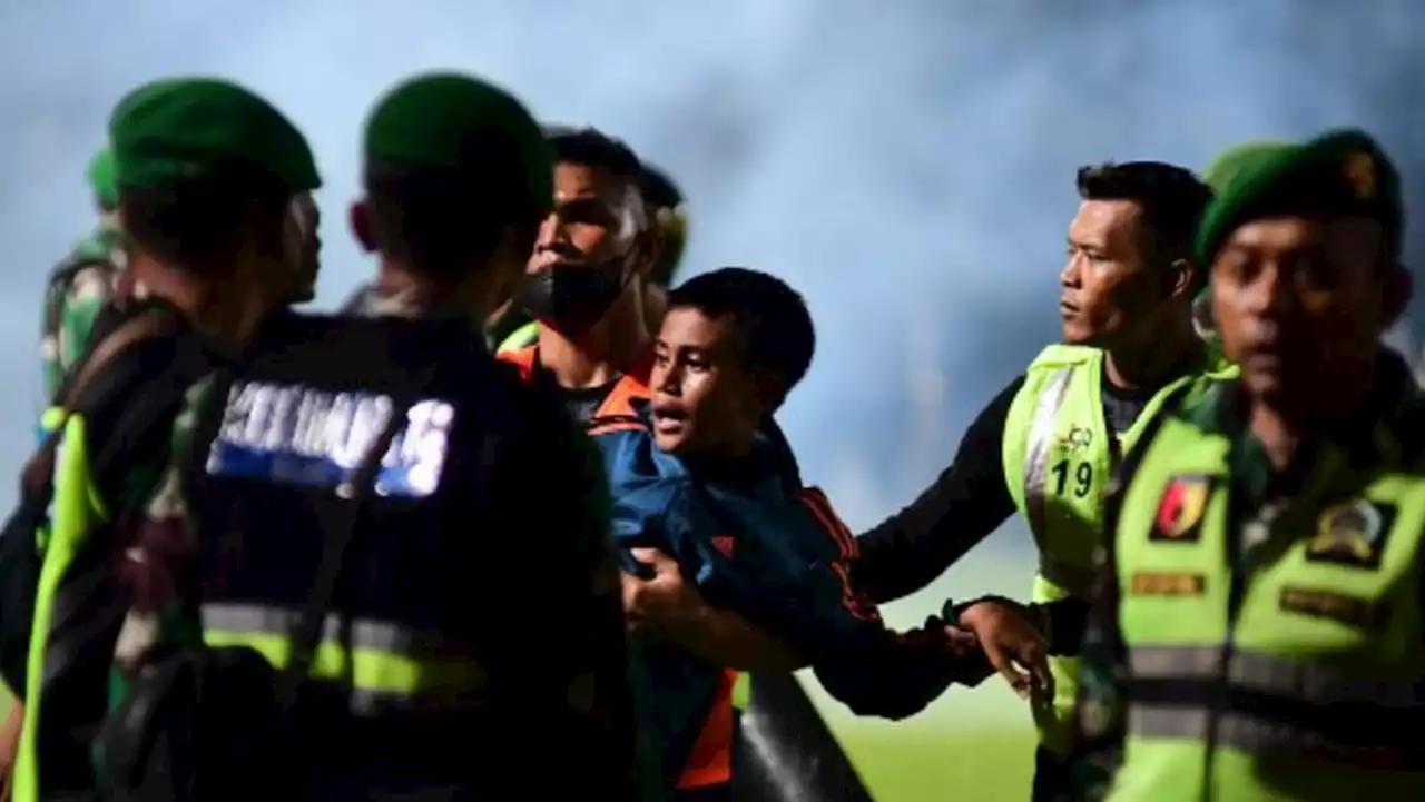 Football mourns 'heartbreaking' Indonesia stampede deaths