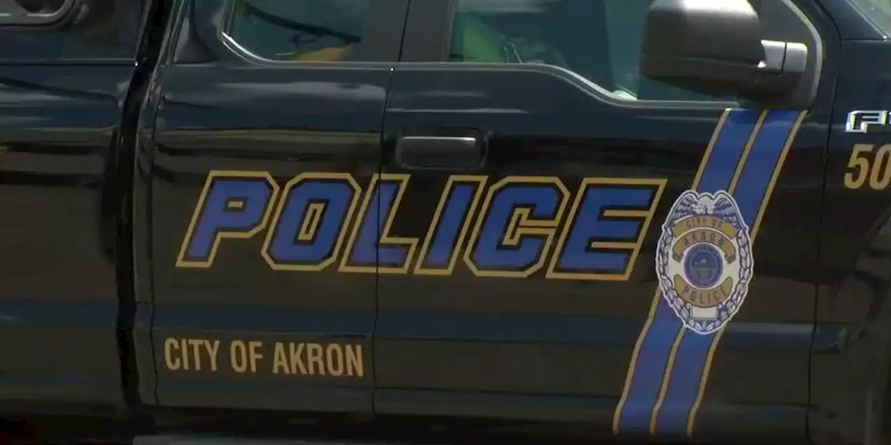 Akron police: Armed suspects force man to withdraw money from ATM