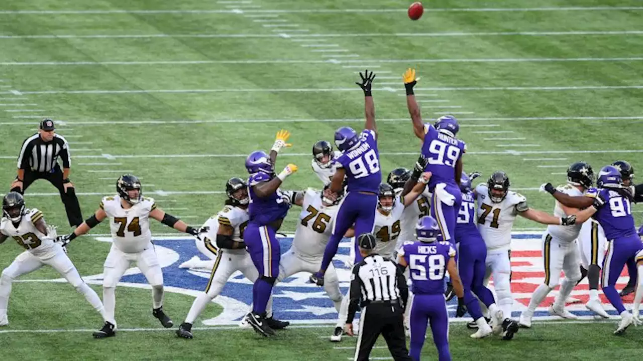 'Double doink' ending to Minnesota Vikings victory over New Orleans Saints in London in NFL's 100th international game | CNN