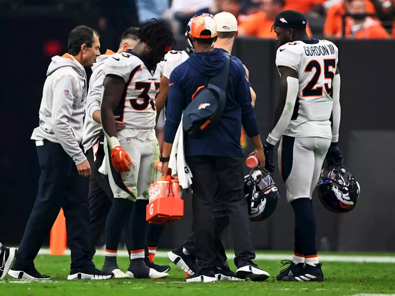 Javonte Williams suffers knee injury, leaving Broncos’ running back depth in question