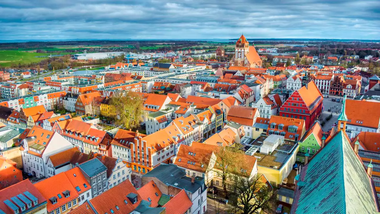 (S+) Städtetrip Greifswald: Noch noch einmal Ostseehimmel über dem Kopf