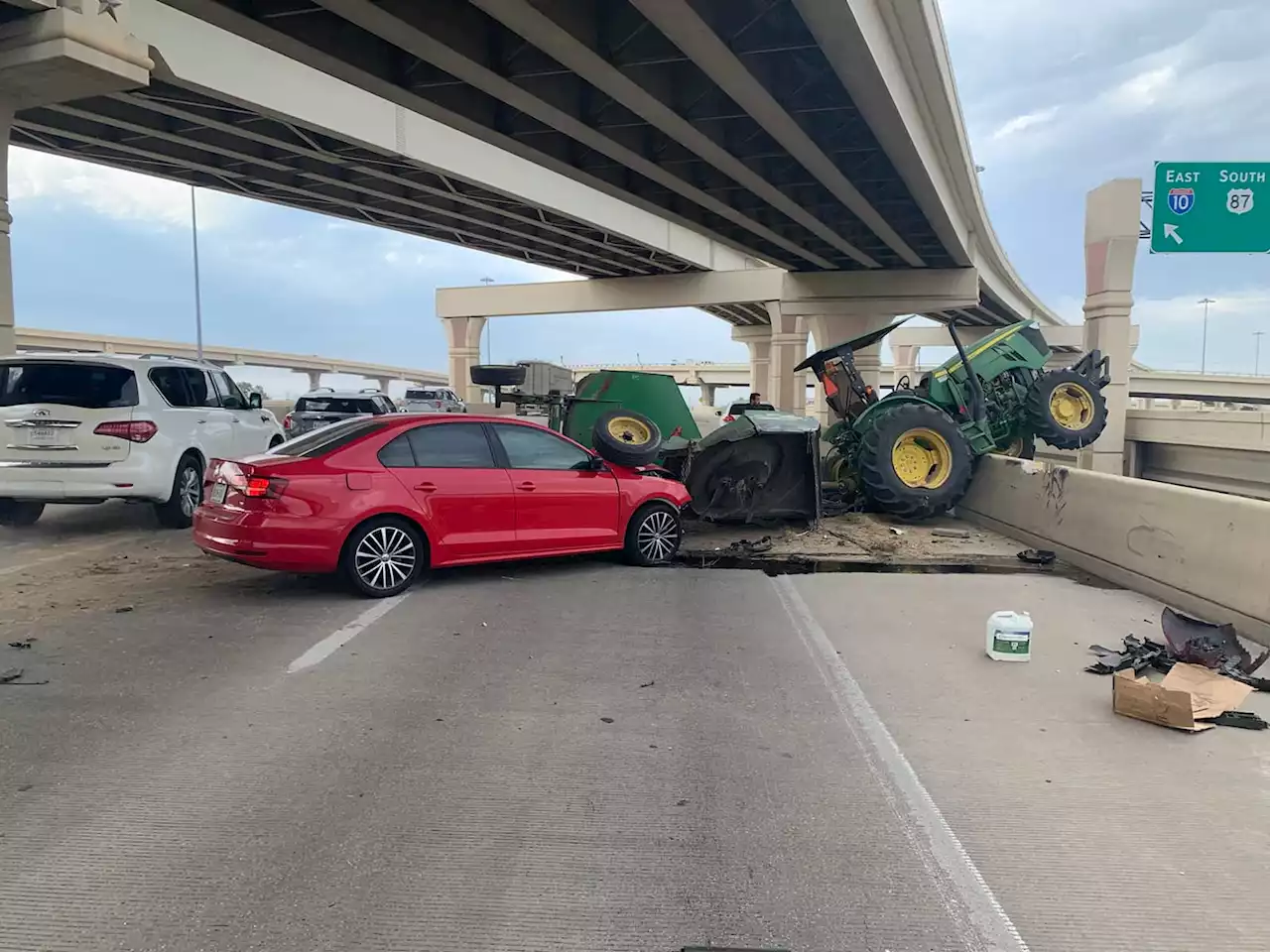 'Keep your eyes on the road': Photo of crash warns San Antonians about dangers of distracted driving