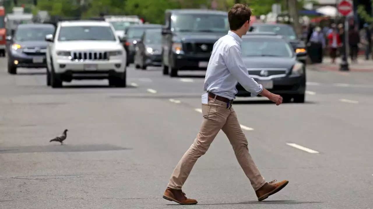 New California law legalizes jaywalking