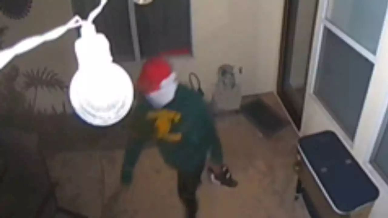 Thieves break into 2 Simi Valley home, try to break into 3 more in same night: Police