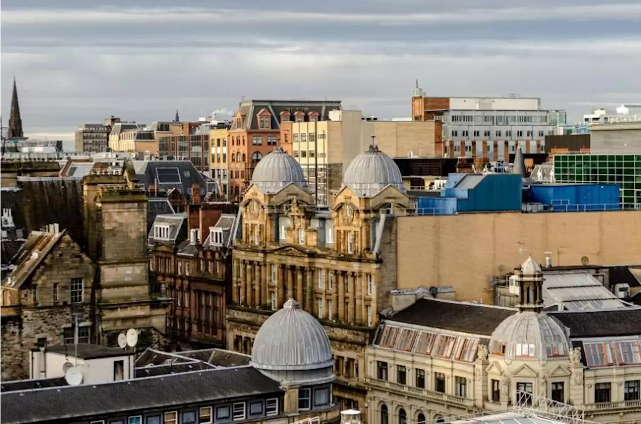 Glasgow letting agent blasts 'unethical unis' as 500 students apply for flat in one day